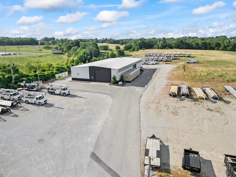 More Photos Of 2606 E Rock Haven Rd, Harrisonville Light Manufacturing For Lease