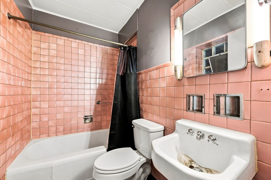 More Photos Of 7548 W Belmont Ave, Chicago Flex For Sale