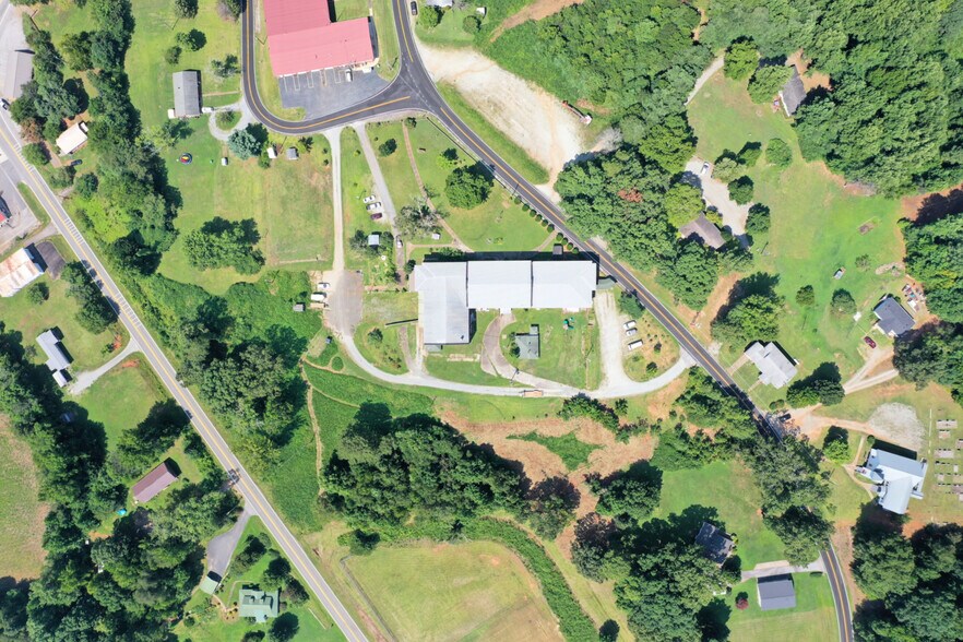 More Photos Of 156 School Rd, Mill Spring Office For Lease