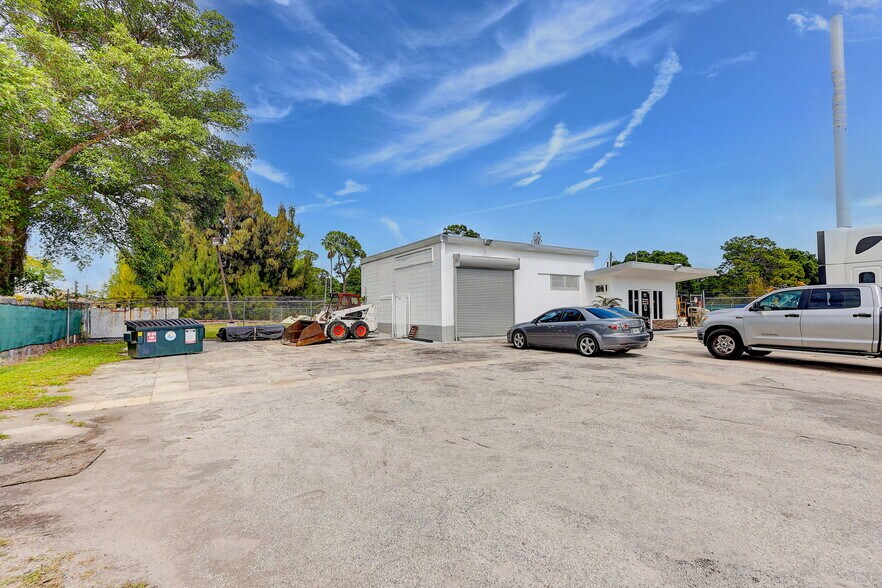 More Photos Of 2108 Orange Ave, Fort Pierce Freestanding For Sale