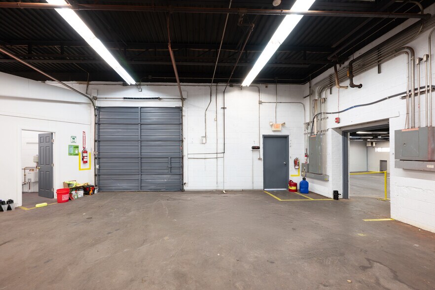 More Photos Of 425 N 3rd St, Allentown Warehouse For Lease