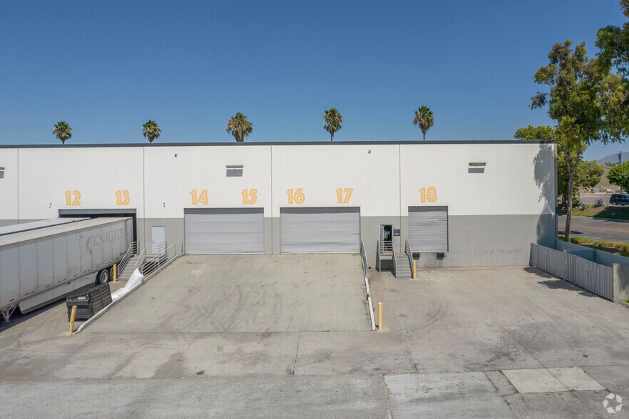 More Photos Of 9295 Siempre Viva Rd, San Diego Manufacturing For Lease