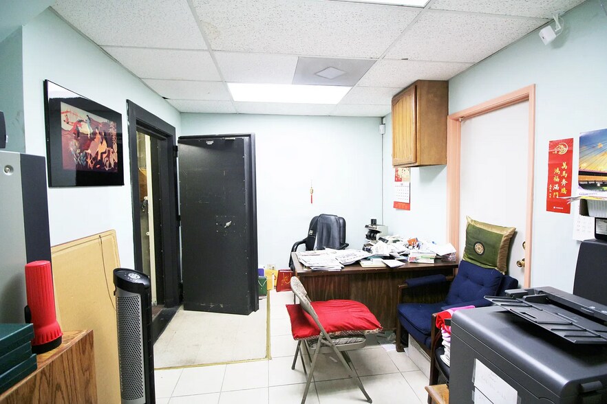 More Photos Of 250 E Garvey Ave, Monterey Park General Retail For Sale