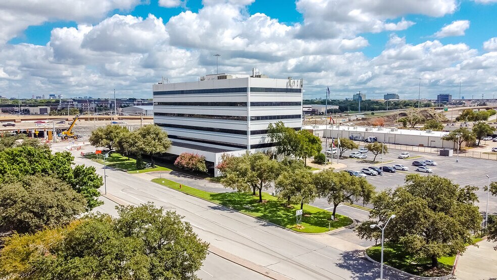 More Photos Of 2350 Valley View Ln, Dallas Loft Creative Space For Lease