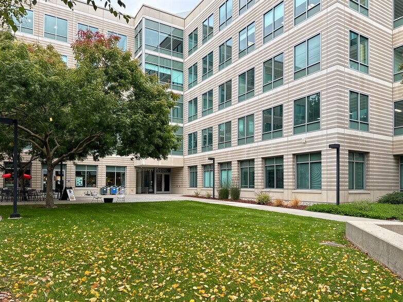 More Photos Of 6200 Stoneridge Mall Rd, Pleasanton Coworking Space