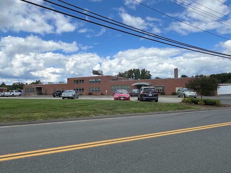 More Photos Of 33 Haynes Cir, Chicopee Industrial For Lease