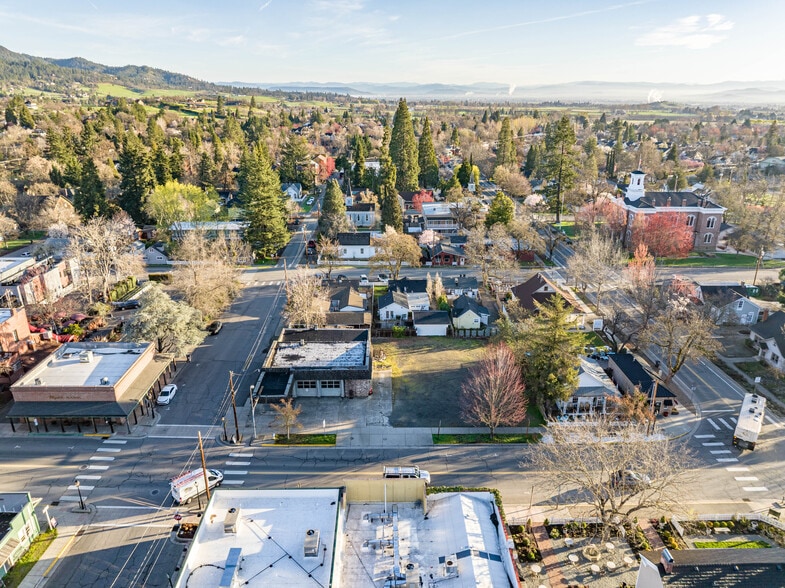 More Photos Of 205 E California St, Jacksonville General Retail For Sale