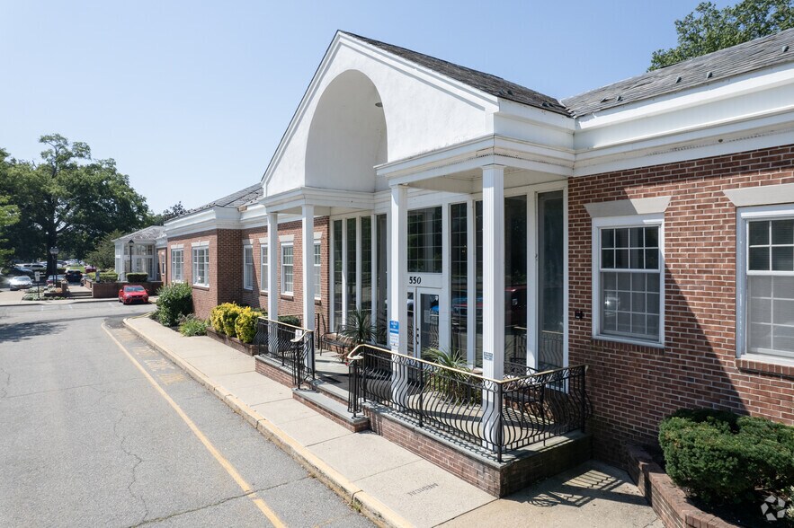 More Photos Of 550 Kinderkamack Rd, Oradell Medical For Lease