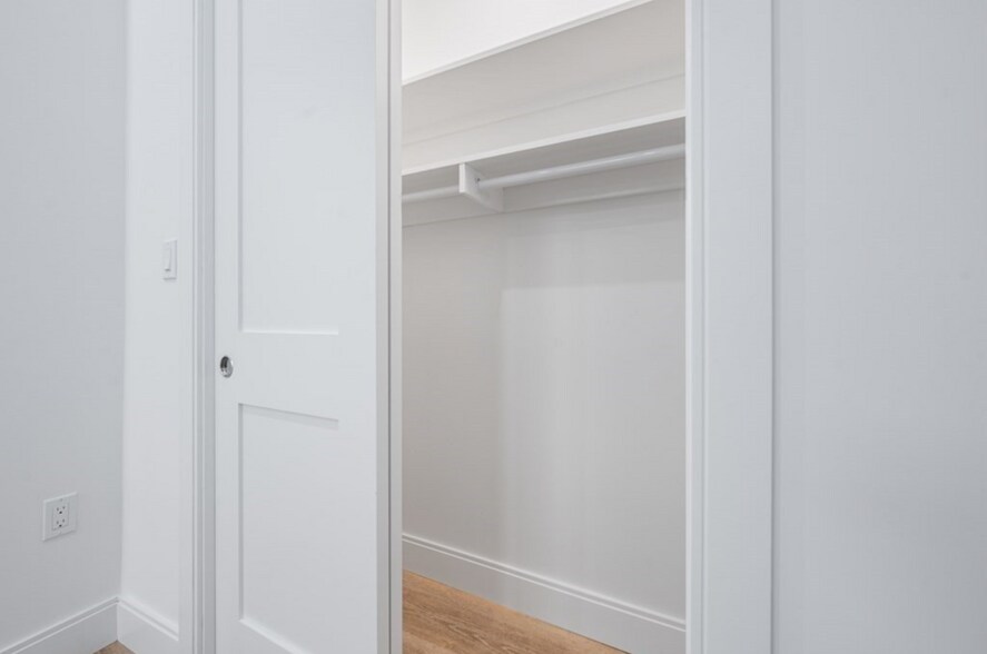 More Photos Of 536 Broadway, Everett Apartments For Sale