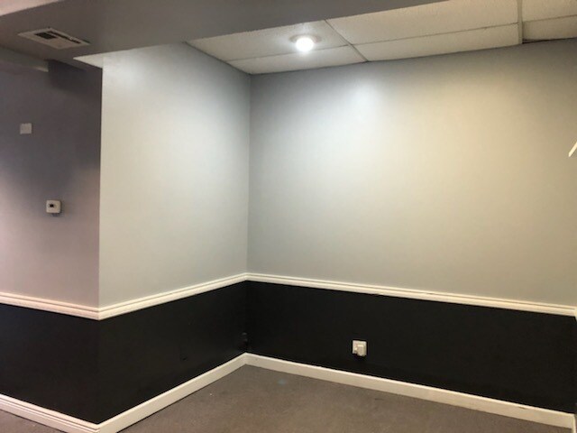More Photos Of 742-756 N Wellwood Ave, Lindenhurst Storefront Retail Office For Lease