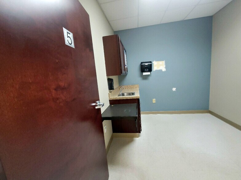 More Photos Of 2356 John Smith Rd, Fayetteville Medical For Lease