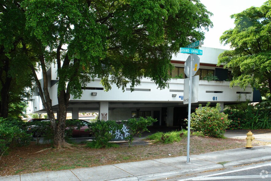 More Photos Of 61 Grand Canal Dr, Miami Office For Lease