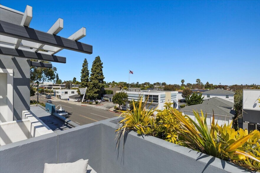 More Photos Of 930-932 Manhattan Beach Blvd, Manhattan Beach Office Residential For Sale