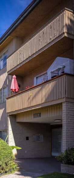 More Photos Of 517 Tenth St, New Westminster Apartments For Sale