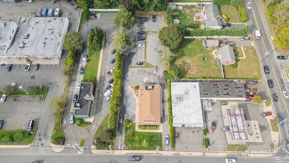 More Photos Of 504 Larkfield Rd, East Northport Restaurant For Lease