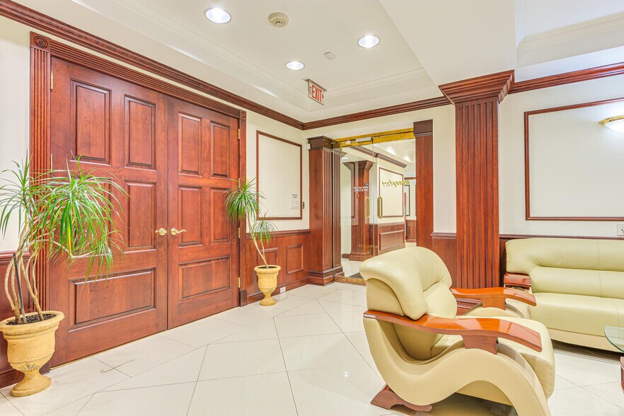 More Photos Of 1000 Woodbridge Center Dr, Woodbridge Office For Lease