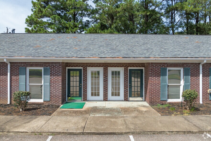 More Photos Of 2795 Appling Rd, Memphis Office For Lease