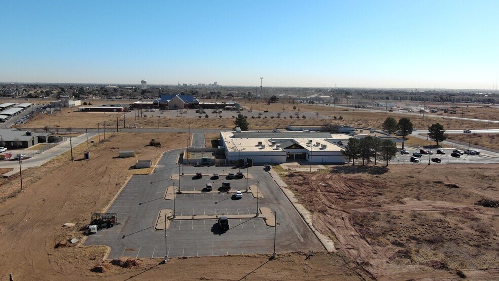 More Photos Of 207 Tradewinds Blvd, Midland Hospital For Lease