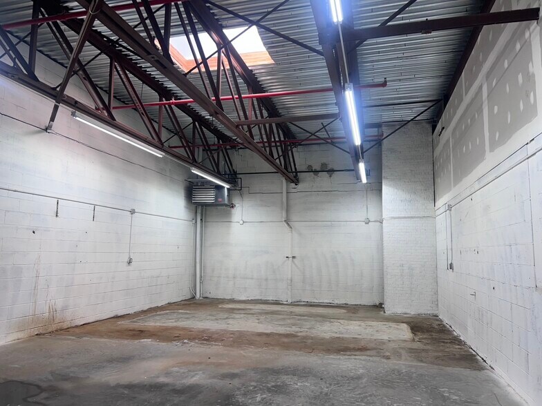 More Photos Of 23-53 Rome St, Newark Warehouse For Lease