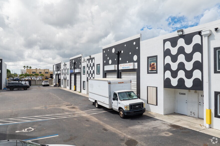 More Photos Of 13420-13432 NW 38th Ct, Opa-locka Warehouse For Lease