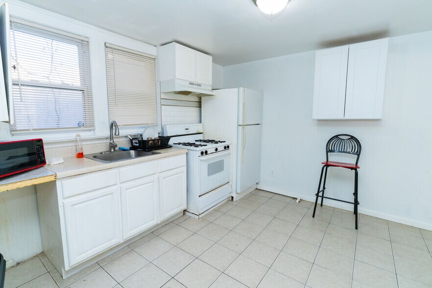 More Photos Of 370 E 18th St, Paterson Storefront Retail Residential For Sale