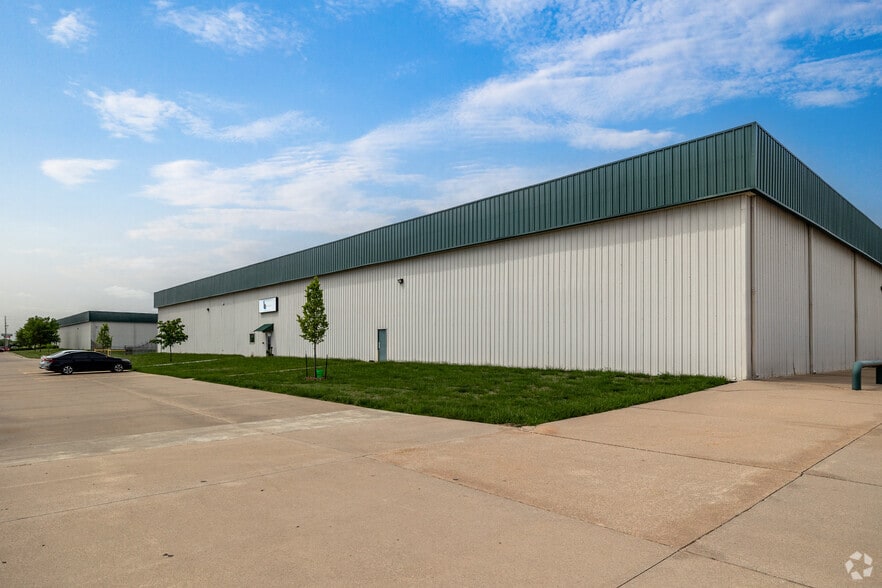 Primary Photo Of 8909 E 35th St, Wichita Warehouse For Lease