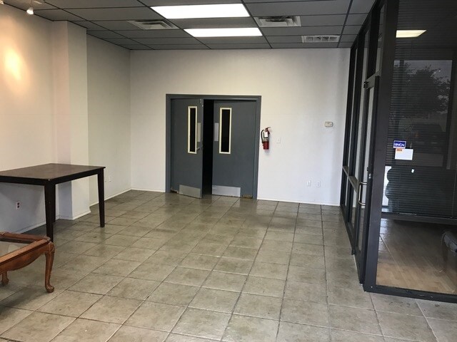 More Photos Of 1101 W Ferguson Ave, Pharr Showroom For Lease