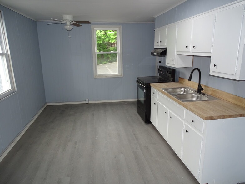 More Photos Of 519 Rock St, Shamokin Storefront Retail Residential For Sale