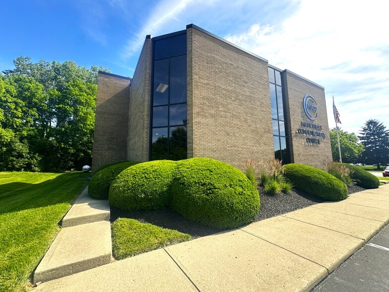 More Photos Of 1195 E Alex-Bell Rd, Centerville Office For Sale