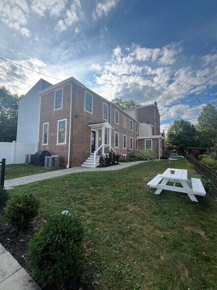 More Photos Of 331 W Miner St, West Chester Office For Lease