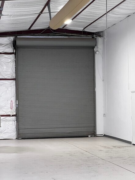 More Photos Of 811 S Santa Rita Ave, Tucson Warehouse For Lease