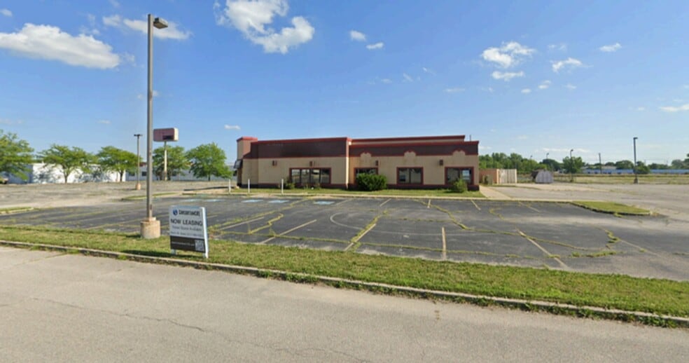 More Photos Of 1510 W Braewick Dr, Marion Restaurant For Sale