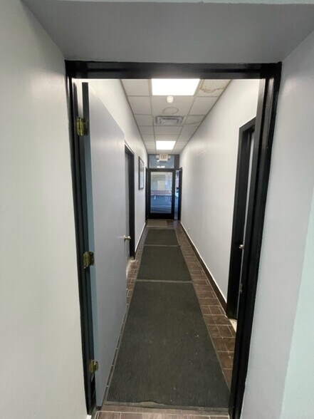 More Photos Of 2012-2040 Monroe St, Dearborn Medical For Lease