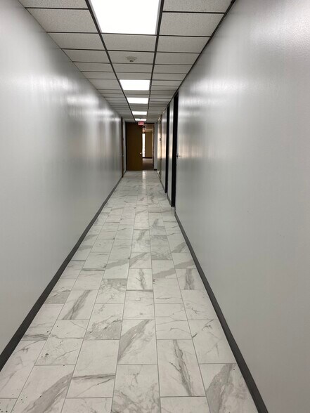 More Photos Of 333 West Loop North, Houston Office For Sale