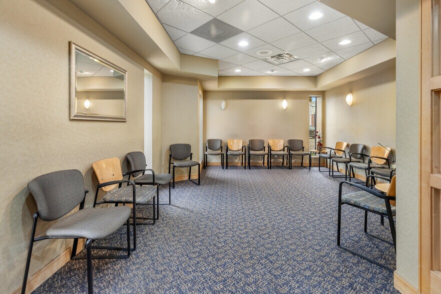 More Photos Of 24548 W Warren St, Dearborn Heights Medical For Sale