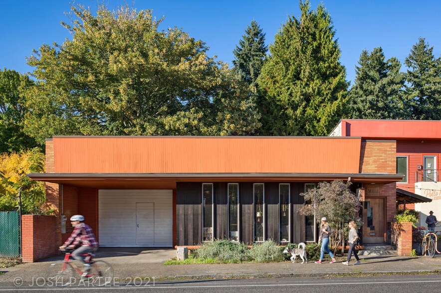 Primary Photo Of 2925 NE Glisan St, Portland Coworking Space