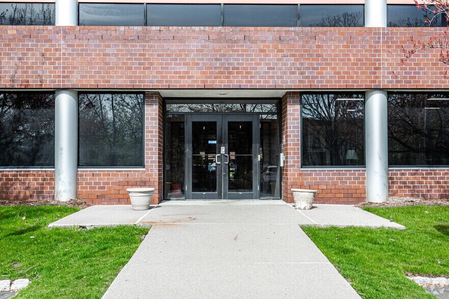 More Photos Of 502 Valley Rd, Wayne Office For Lease