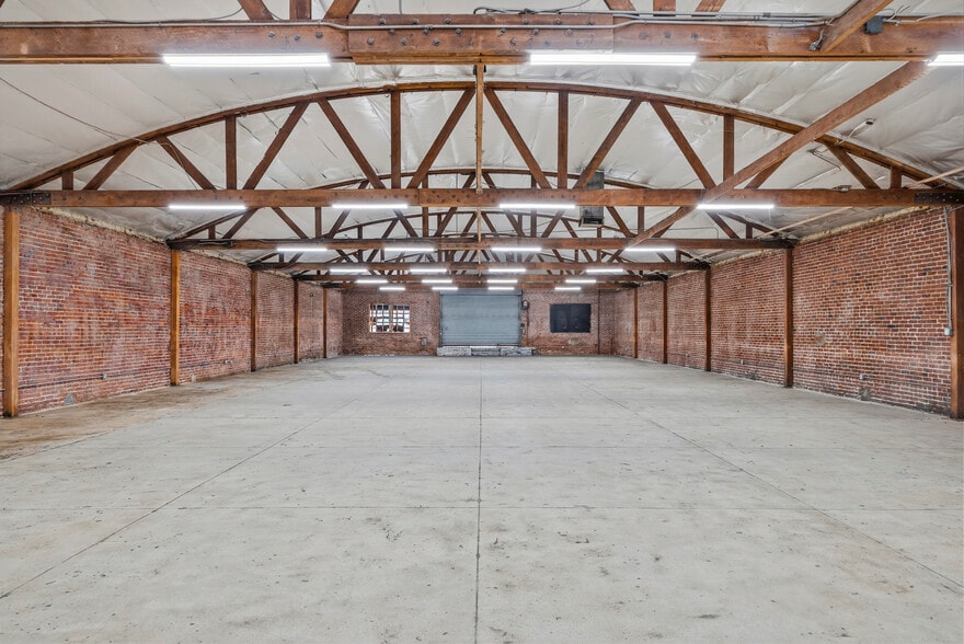Primary Photo Of 236 W 18th St, Los Angeles Warehouse For Sale