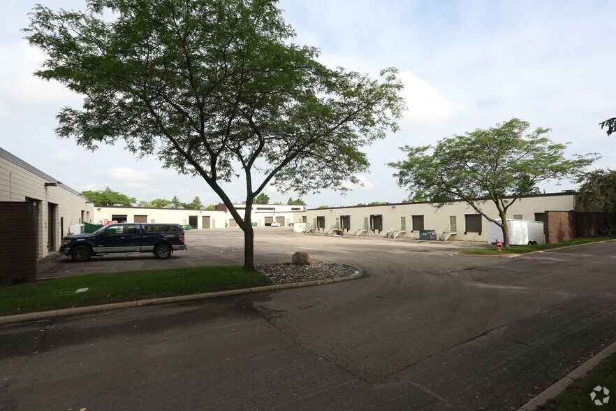 More Photos Of 12201-12241 Wood Lake Dr, Burnsville Light Manufacturing For Lease