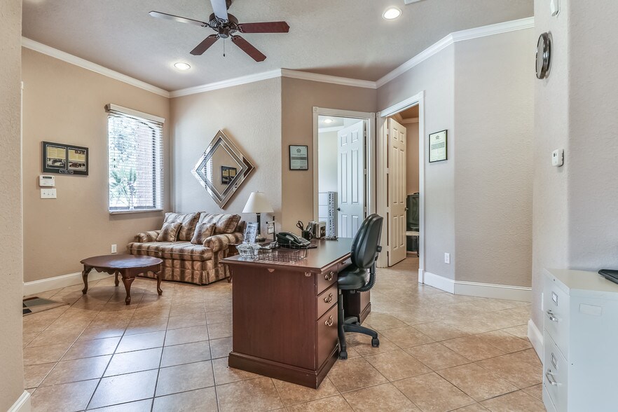 More Photos Of 5501 Louetta Rd, Spring Office For Sale