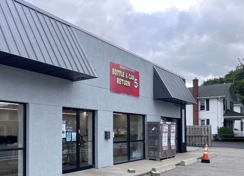 Primary Photo Of 3229-3235 State St, Caledonia General Retail For Sale