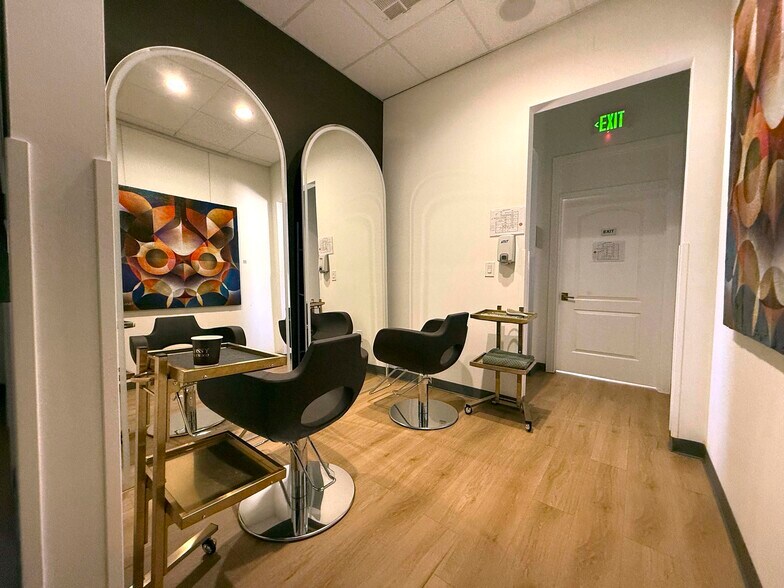 More Photos Of 1445 N La Brea Ave, Los Angeles Medical For Lease