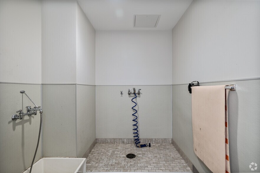 More Photos Of 526 Superior Ave E, Cleveland Apartments For Lease