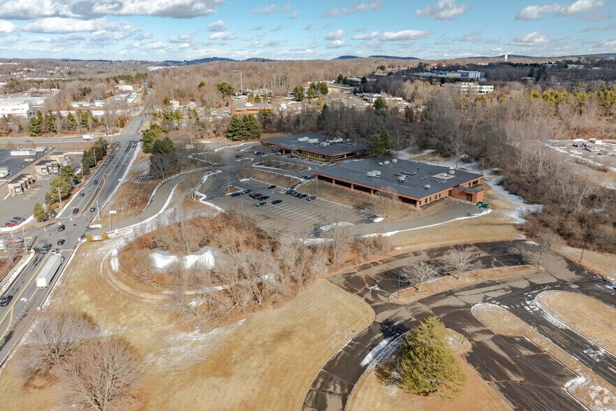 More Photos Of 860 N Main Street Ext, Wallingford Office For Sale