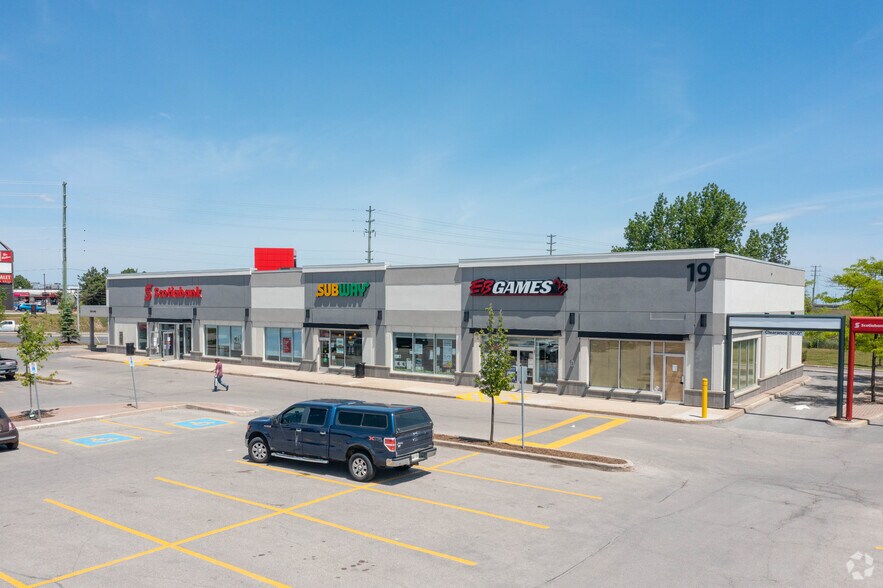 More Photos Of 35 Mapleview Dr W, Barrie Unknown For Lease