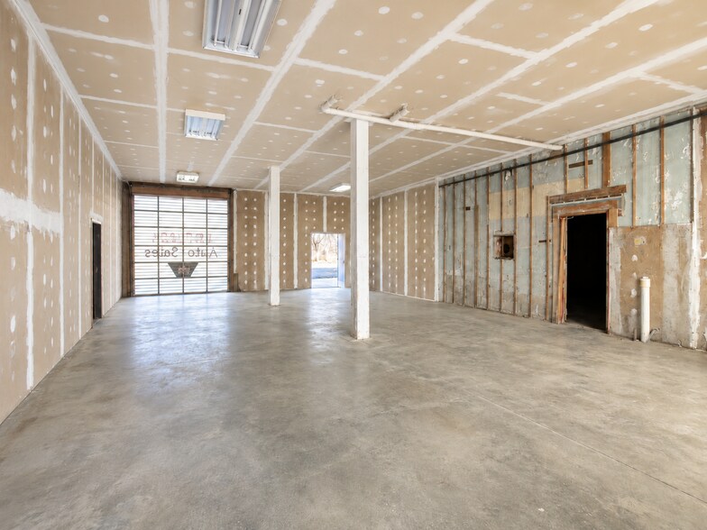 More Photos Of 20141 Point Lookout Rd, Great Mills Storefront Retail Residential For Lease