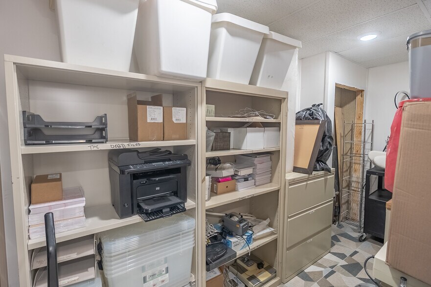 More Photos Of 15645 Farmington Rd, Livonia Medical For Lease