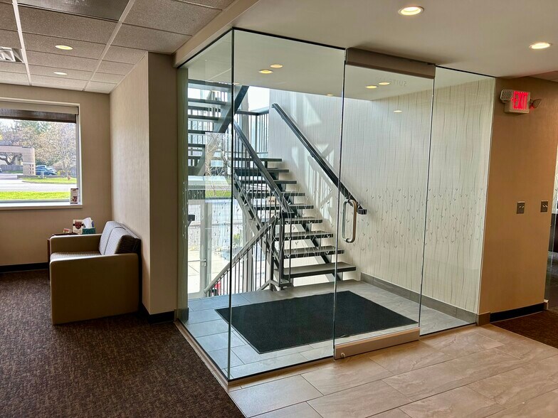 More Photos Of 26075 Woodward Ave, Huntington Woods Office For Lease