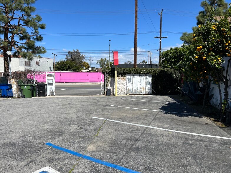 More Photos Of 5740-5754 W Adams Blvd, Los Angeles Storefront Retail Office For Lease