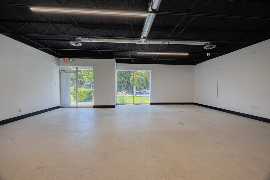 More Photos Of 705 Bond Way, Delray Beach Showroom For Sale
